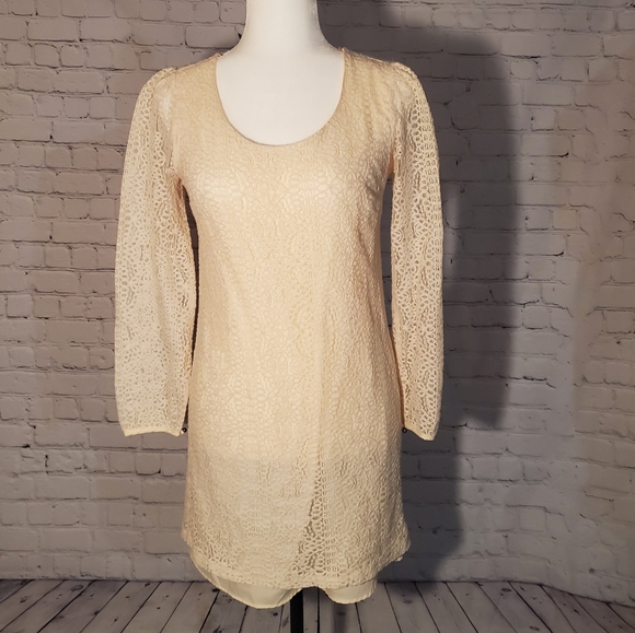 Cream lace long sleeve shift dress